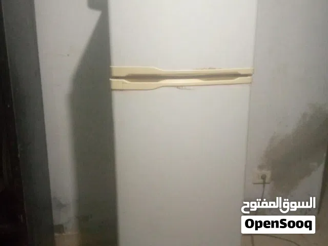 ثلاجة للبيع