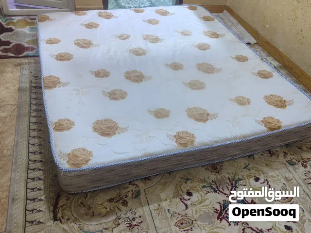 200×180 مندر نظيف جداً