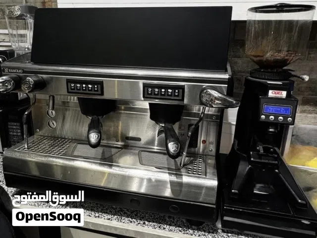 معدات كوفي شوب بحالة ممتازة للبيع، مناسبة لمشروع جاهز أو تطوير كافيه: