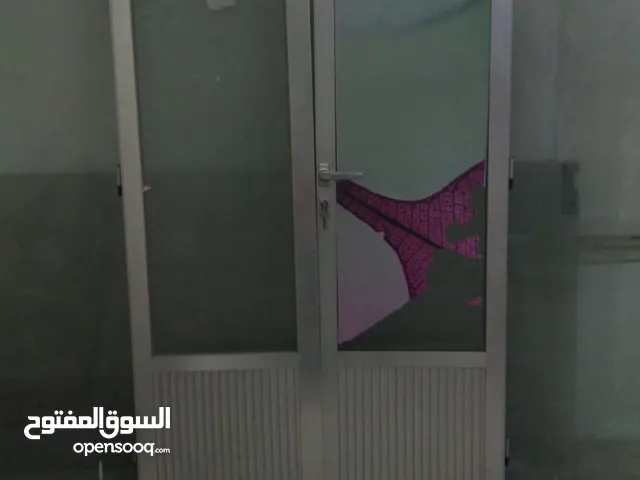 باب المنيوم ثقيل نظيف للبيع