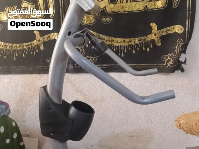 دراجه ثابته. لتقوية الساقين