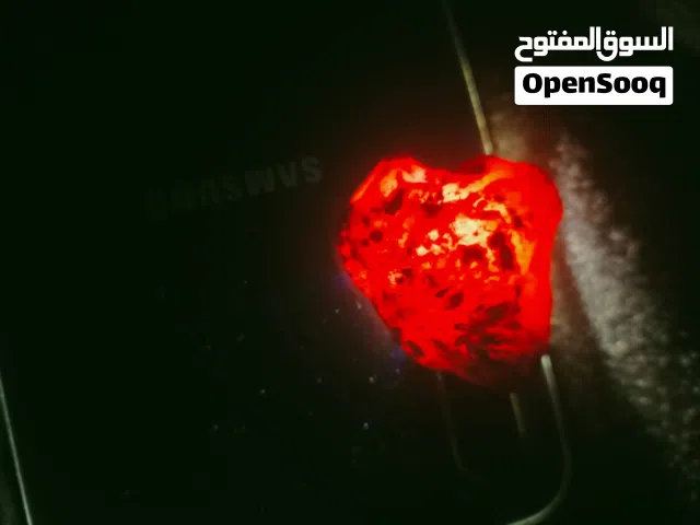 حجر كريم البينايت النادر