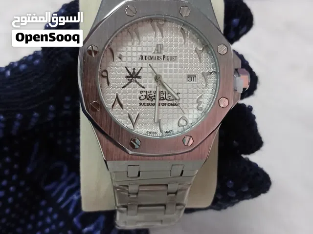 ساعات رجالية بشعار الخنجر