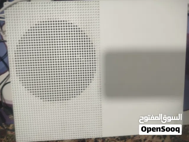 إكس بوكس وان اس مستعمل حاله ممتازه  يدعم 120 فريم