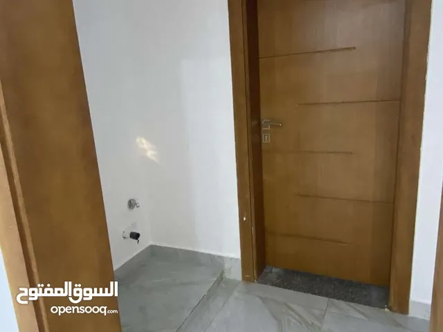 قطعة ارض سكنية 2200 متر طريق المشتل قرب كافي الفصول الأربعة