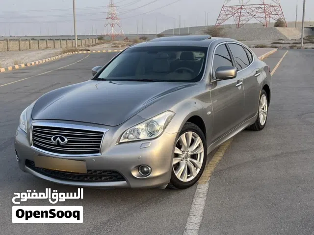2013 إنفينيتي M37 Base