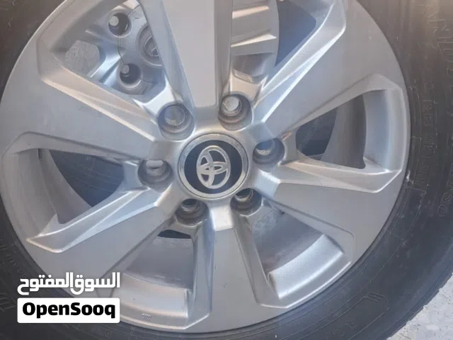 جنطات لاند كروزر 18 اصلي مستعمل للبيع مع اطارات
