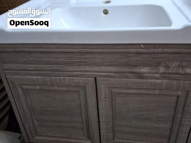 مغسلة لون ابيض للبيع