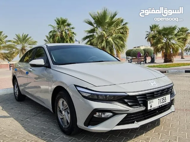 Sedan Hyundai in Dubai