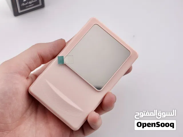 Digital camera pinky