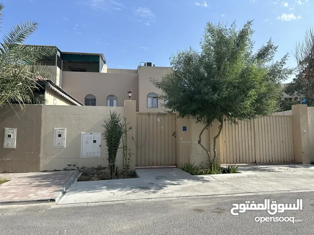 للبيع فيلتين بالغرافة علي شارعين وحديقة حكومية مباشرة تماماً