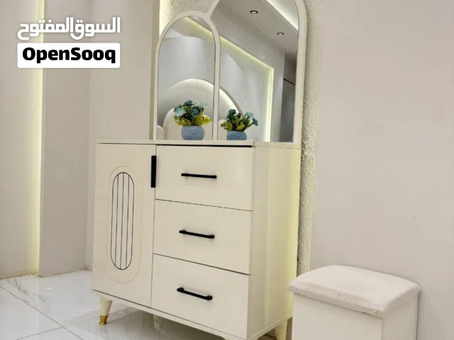 حوّل غرفة نومك إلى عالم من الراحة والفخامة! دلّل نفسك بغرفة نوم متكاملة تجمع بين الأناقة، الجودة