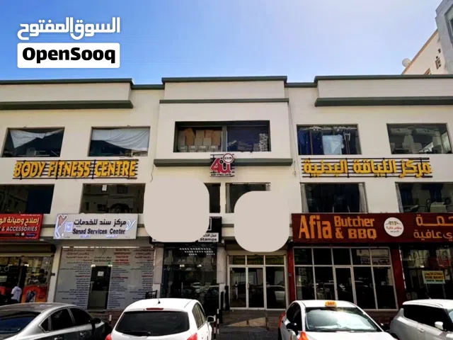 للايجار محل بموقع ممتاز في قلب الخوض