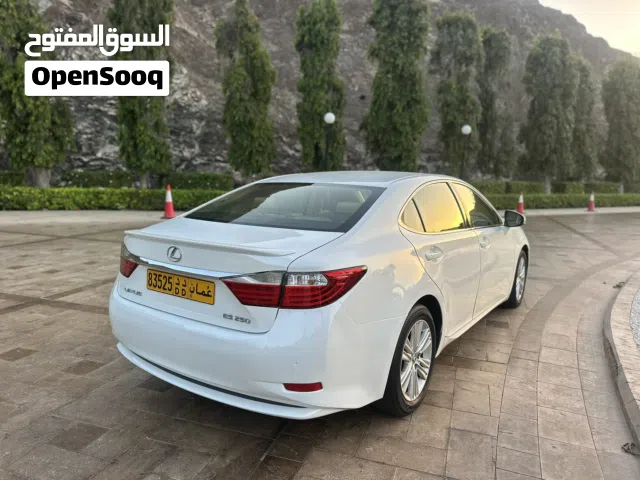 2015 لكزس ES ES 250 Luxury