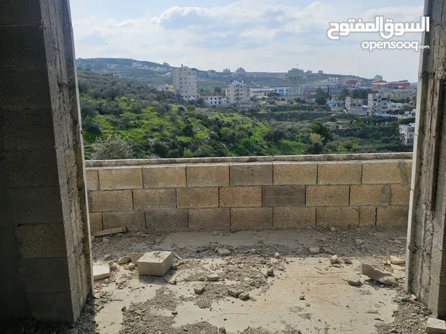 شقه للبيع في بيت وزن تحت الملعب