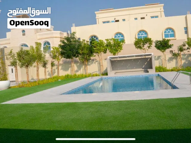 300 m2 More than 6 bedrooms Villa for Sale in Abu Dhabi Khalifa City