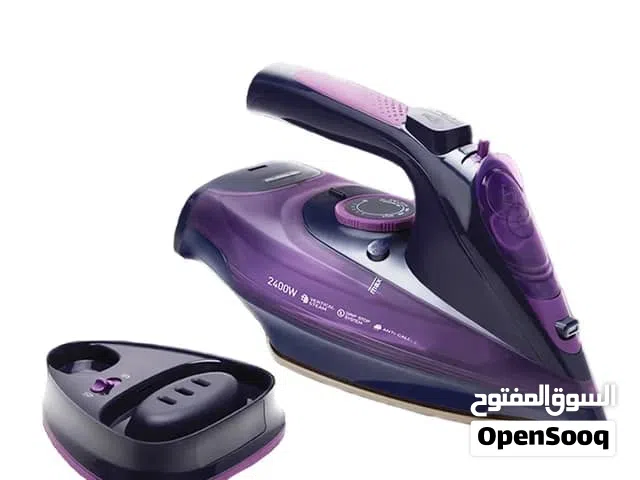 مكواه لاسلكية رائعة مع قاعده شحن قوية