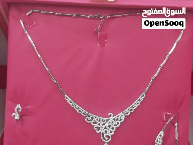 لعشاق الإكسسوارات الفضيه والبراندات الأوروبيه والمقتنيات الشخصيه والنحاسيات ..