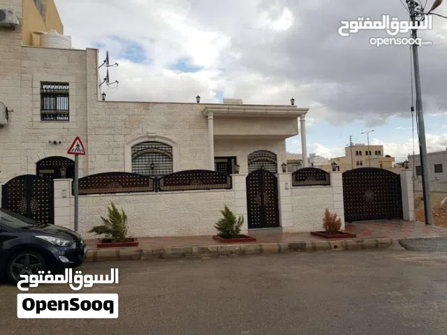320 m2 5 Bedrooms Villa for Sale in Zarqa Madinet El Sharq