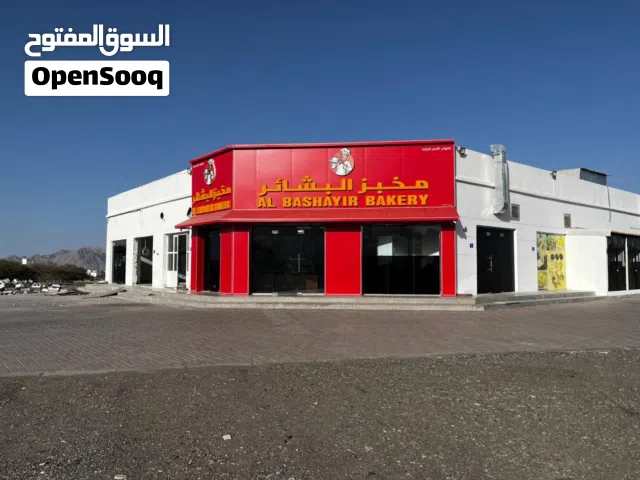 مبنى سكني تجاري على ارض كورنر مفتوحة من 4 جهات