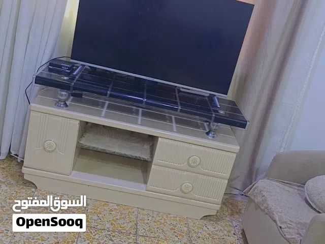 ميز شاشه لونه اوف وايت