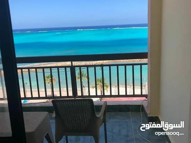 فندق للبيع