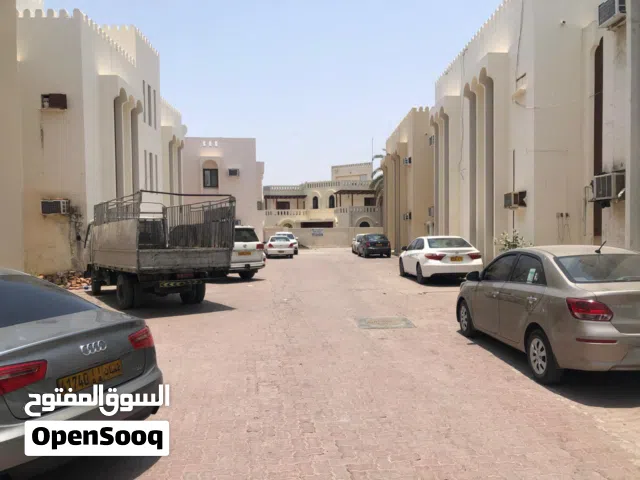 غرفة مناسبة لسكن العمال - 1 Rooms Suitable for Staff Accommodation