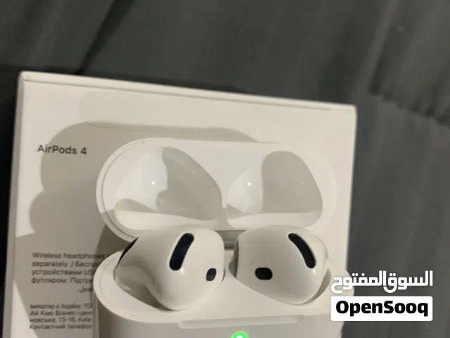 AirPods 4 - clean