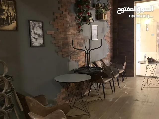 مقهى للاخلاء بسعر مغري (بدون اغراض)