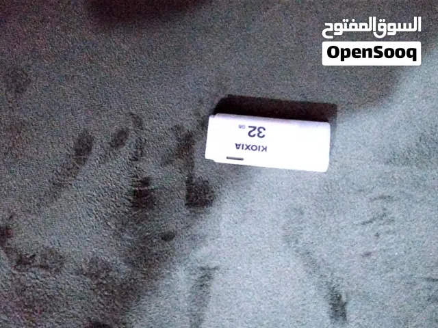 اريد مراوس بلاي 4 مستعمل يده وحدة اقرأ الوصف
