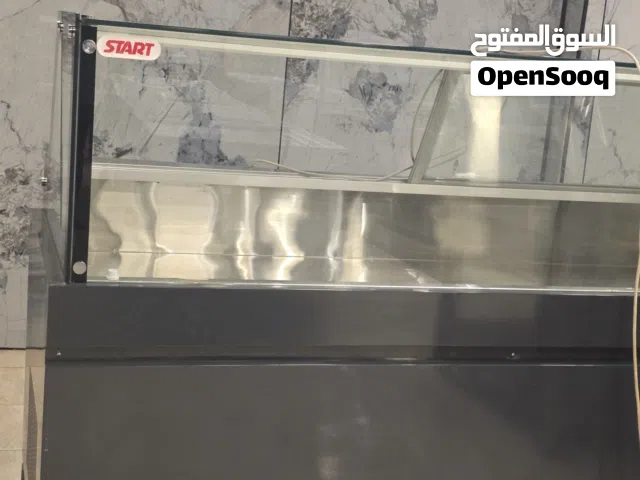 جزارة للبيع عتبة للبيع معدات محل جزارة ومجمدات  المحل واجهتين  معدات محل جزارة ومجمدات للبيع بحالة ج