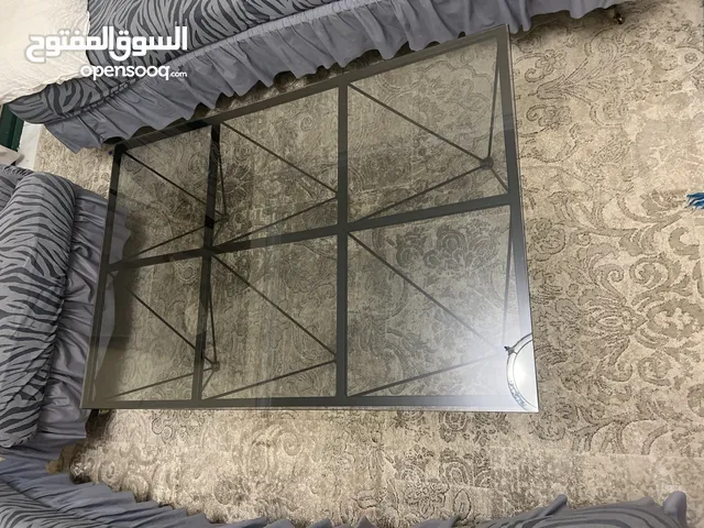 طاوله غرفه الضيوف