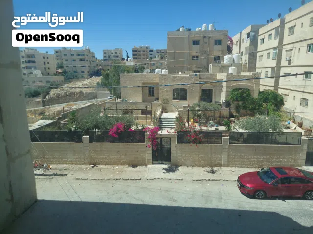 370 m2 5 Bedrooms Villa for Sale in Zarqa Al Zarqa Al Jadeedeh