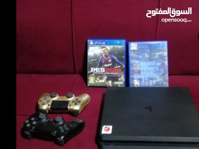 بلاي ستيشن 4 بحاله جديده  مساحه الف جيجا +ايد عدد2 مع جميع اغراضو + سيدي بيس 2019