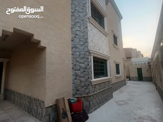 1000 m2 4 Bedrooms Villa for Rent in Al Riyadh King Fahd