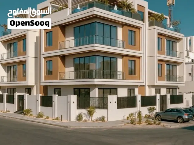 للبيع ارض سكنية فيها فيلا قديمه الغبرة الشمالية