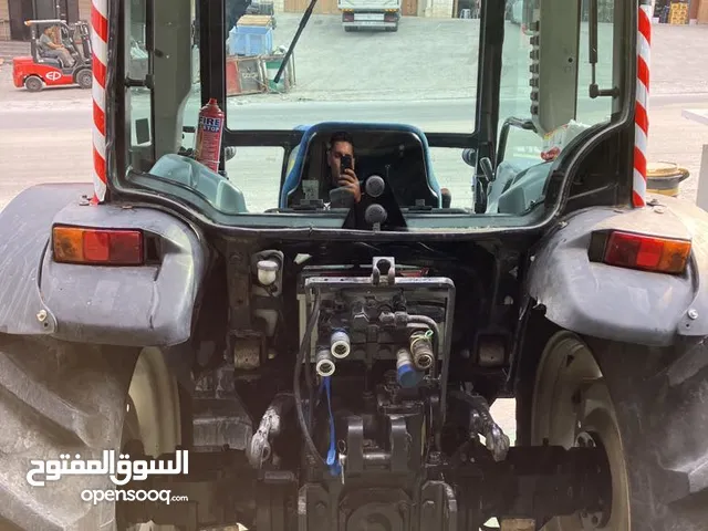 نيو هولاند 2016 للبيع