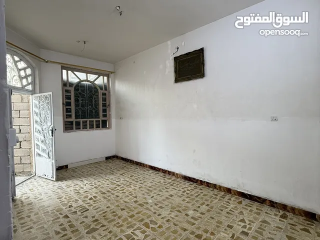 بيت للأيجار في حي المهندسين قرب شارع الزبير