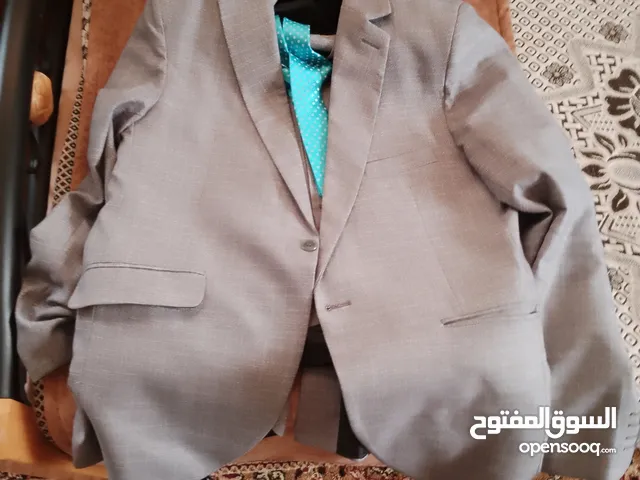 بدلة عريس مستخدمه استخدام مرة واحدة فقط