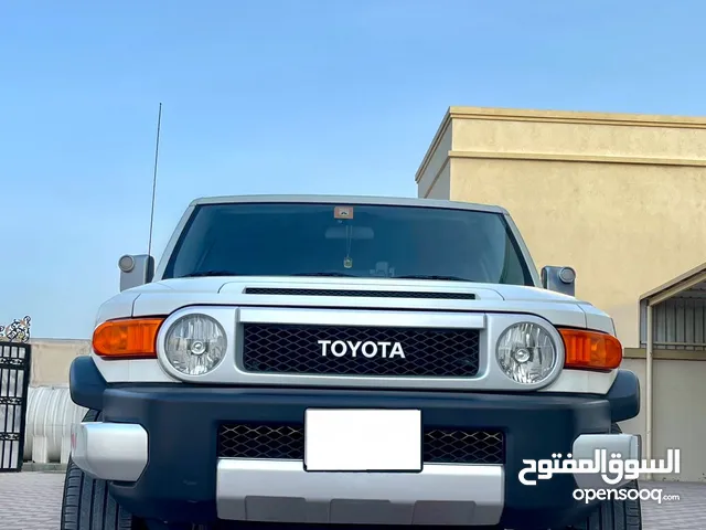 Used Toyota FJ in Sharjah