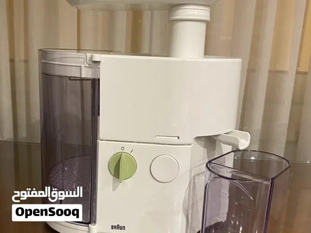 - عصارة فواكة براون