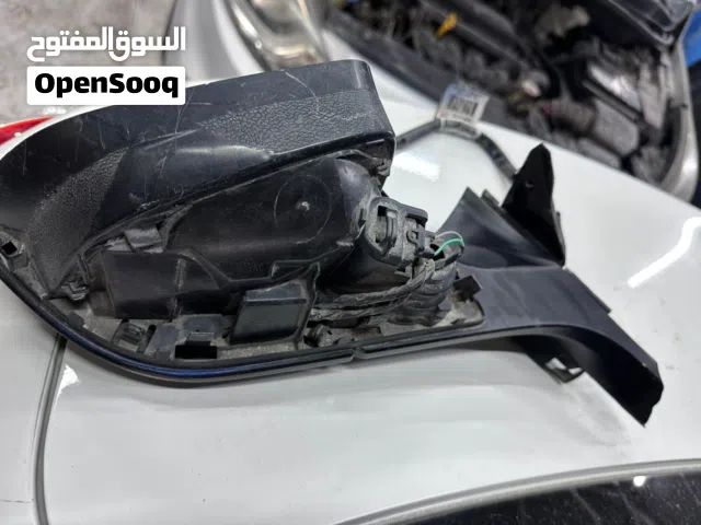 غطاء + طبون امامي تويوتا راف فور 2015   ومراي تسلا موديل 3 2022 يمين فارغه  كاميره رادار زجاج علويه