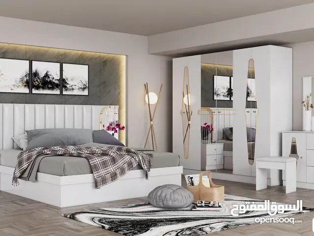 غرفة نوم متاحة للبيع.