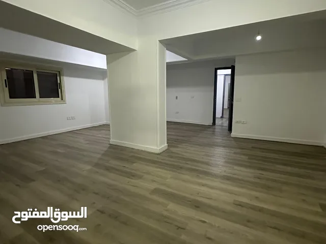 مقر إدارى للايجار في مساكن شيراتون المطار مربع الوزراء مساحة 300م لوكيشن مميز