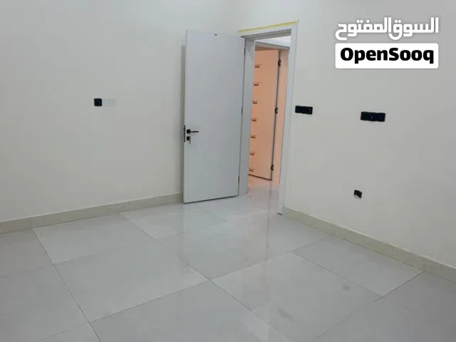 300 m2 More than 6 bedrooms Townhouse for Rent in Basra Amitahiyah