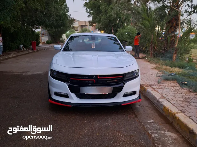 جارجر ابيض فئة SXT موديل 2018