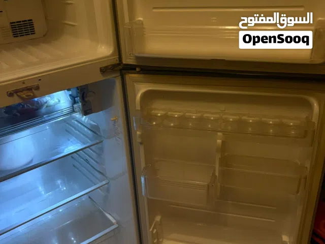 ثلاجه شارب ممتازة حجم وسط