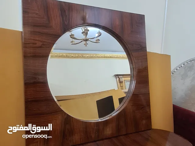 بيع عدد اثنان كومودينو + تسريحة عبارة عن ( مراية + وحدة ) من افخم انواع الخشب