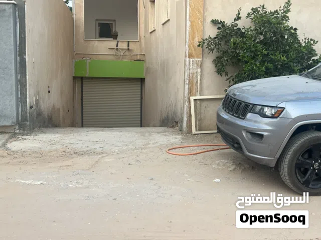 مخزن للإيجار بالقرب من جامع البر