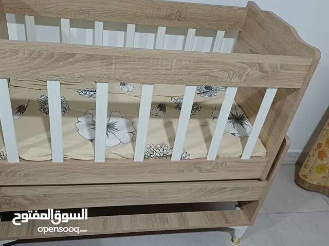 سرير اطفال